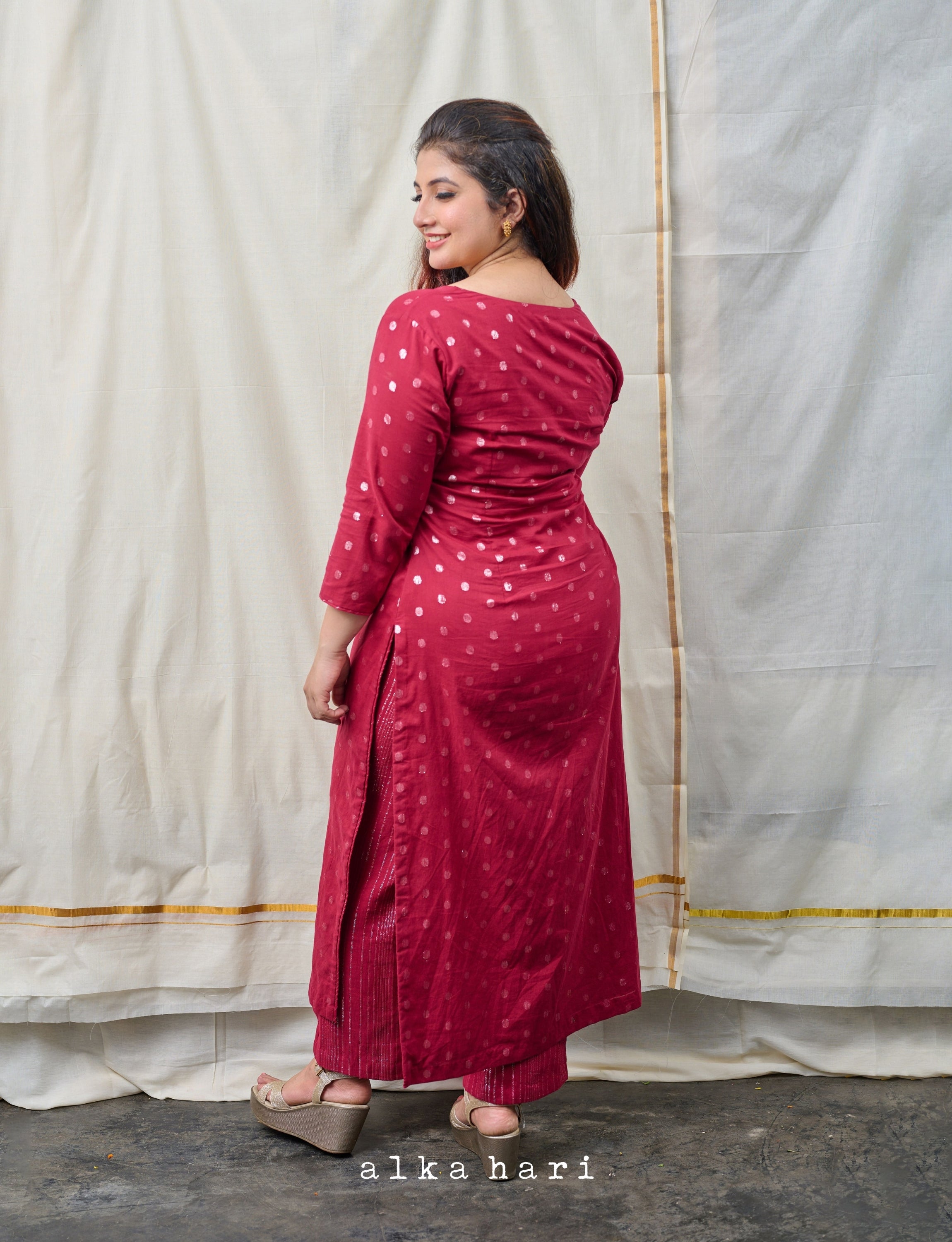 Red Butta Kurta